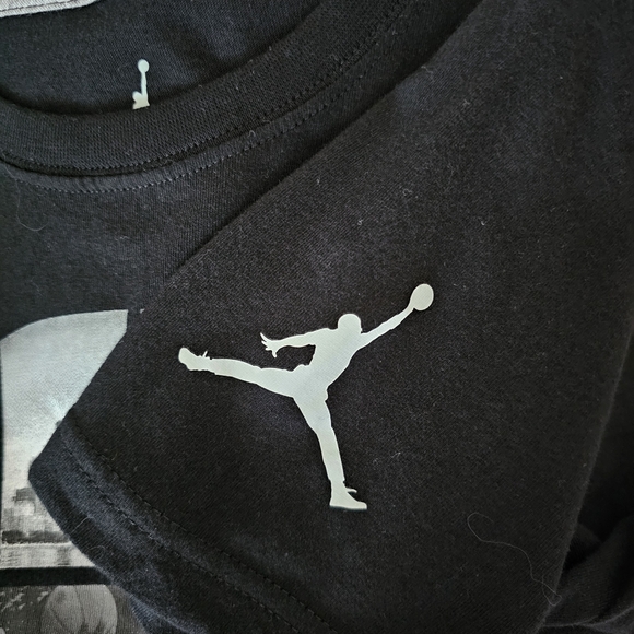 Nike Air Jordan XV Kids Black & White Graphic T-Shirt - Picture 8 of 16